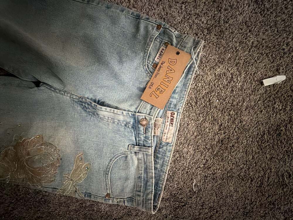 Daniel Original Design Embroidered Floral and Dragonfly Light Wash Jeans